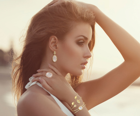 Fashion Jewelry | Luxury Watches | The Trendy Accessories Store | Phone Cases | Sunglasses | Earrings | Necklaces