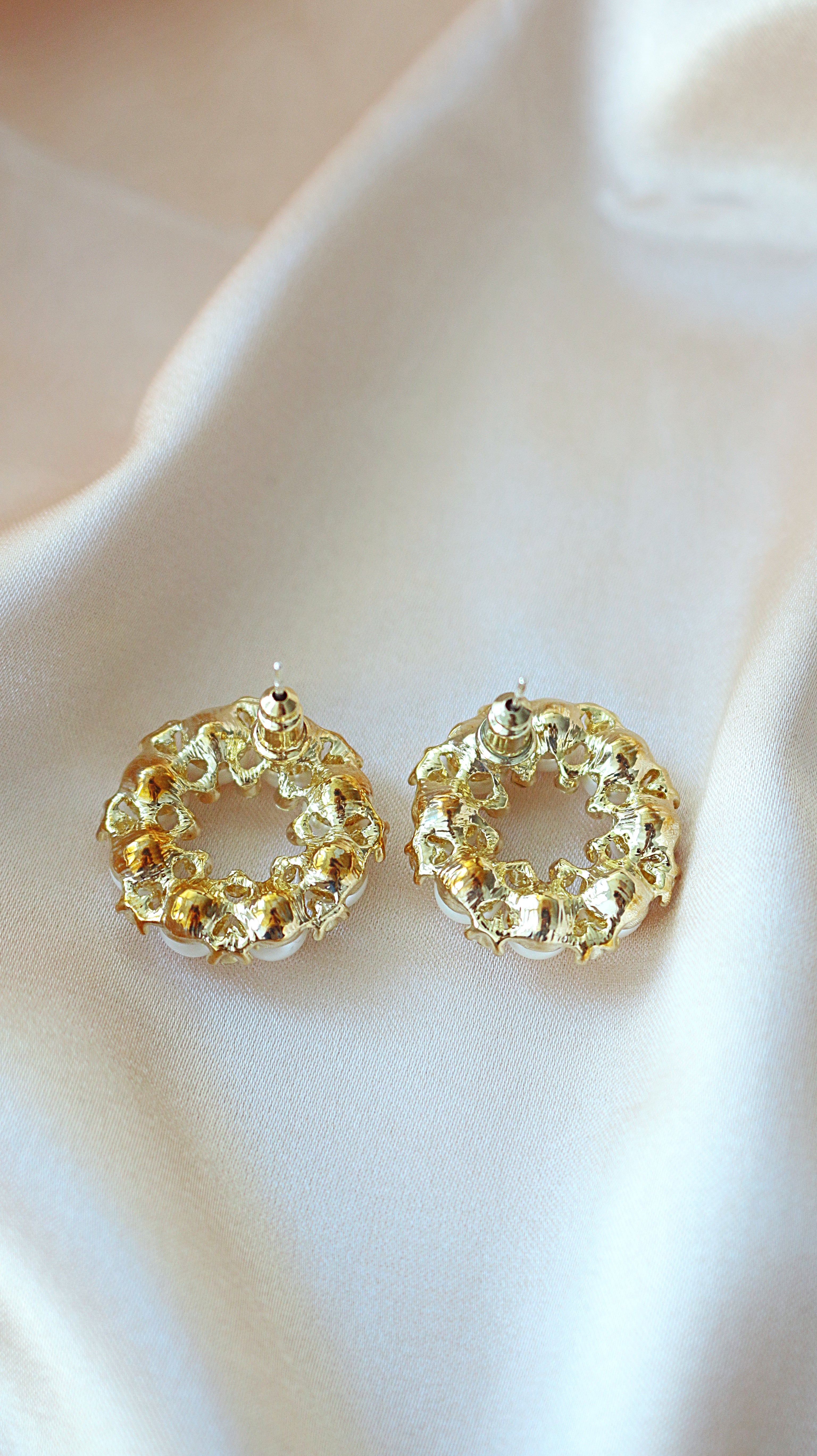 14 Karats Gold Plated Vintage Geometric Stud Earrings - The Trendy Accessories Store