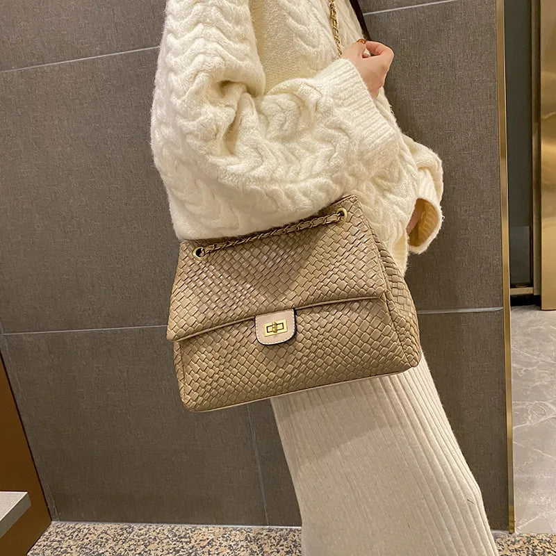 Chic Urban Weave: 2024 Women's Large Capacity Crossbody Bag with Minimalist Flair and Chain Detail