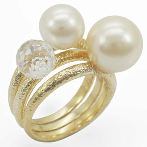 Synthetic Gold Plated Ring with Pearls - The Trendy Accessories Store