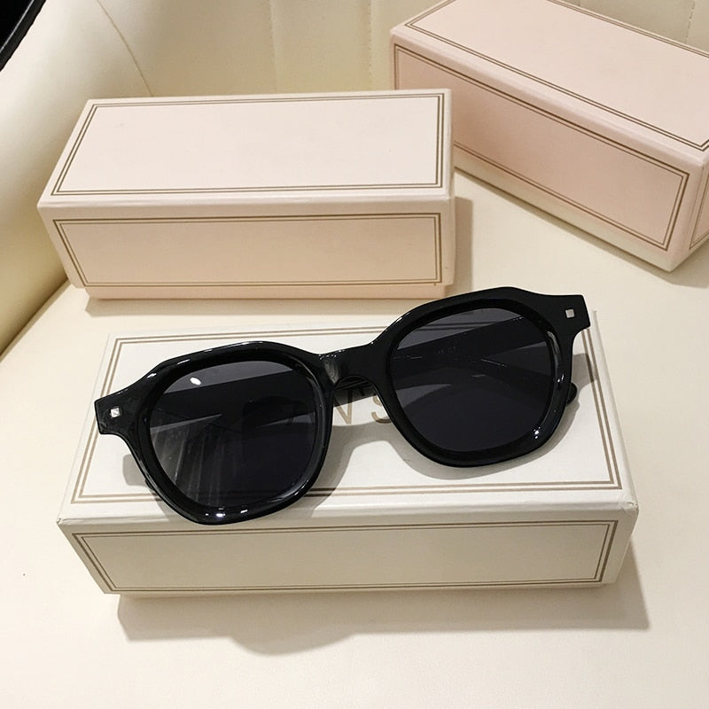 Vintage Women Trendy Square Rectangle Sunglasses